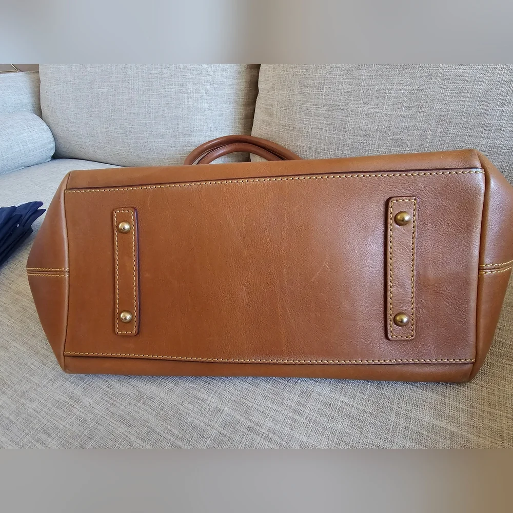 Dooney & Bourke Small Russel Bag, Florentine Leather. - Picture 12 of 14